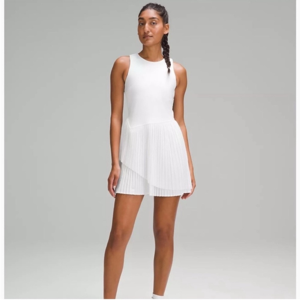 NWT Lululemon tiered pleats tennis dress Size 6 White